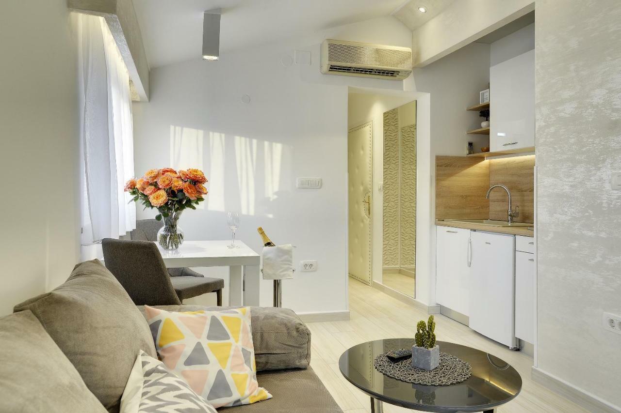 Apartments Zanetti 2 พูลา ภายนอก รูปภาพ