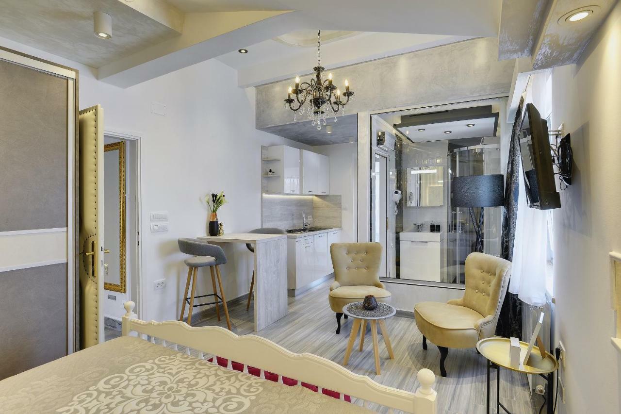 Apartments Zanetti 2 พูลา ภายนอก รูปภาพ