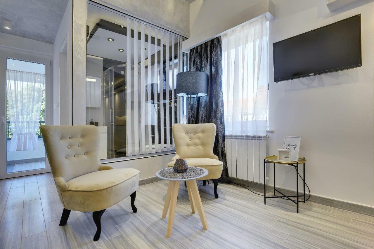 Apartments Zanetti 2 พูลา ภายนอก รูปภาพ